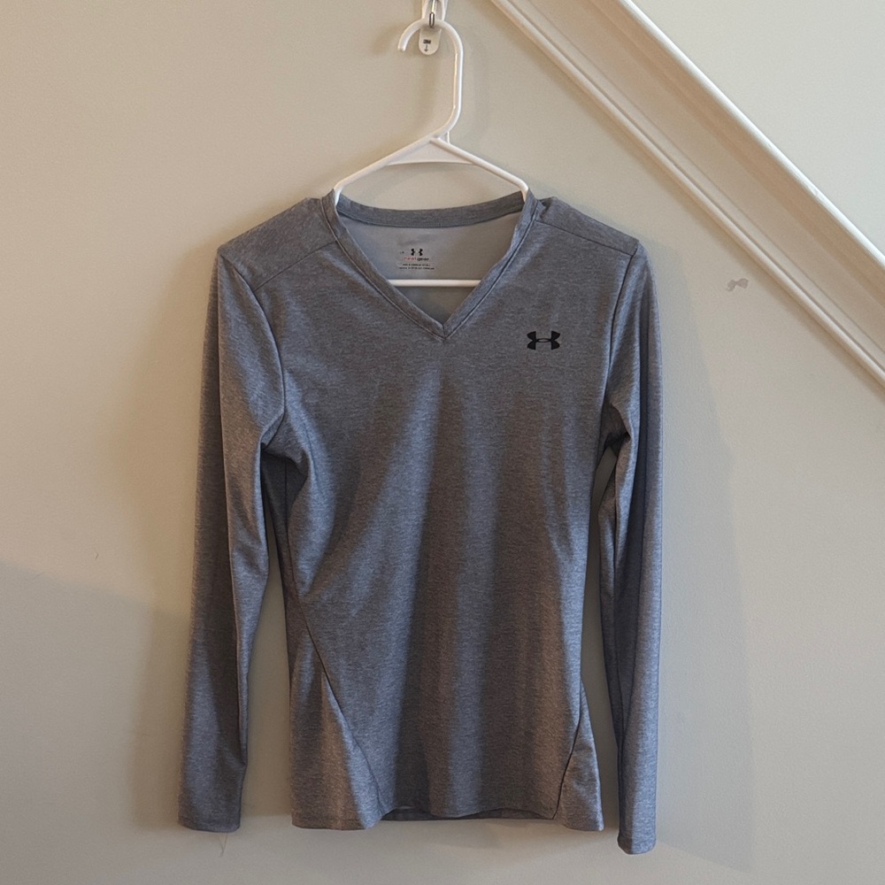 Under Armour Heather Gray V-Neck Long Sleeve - heat gear